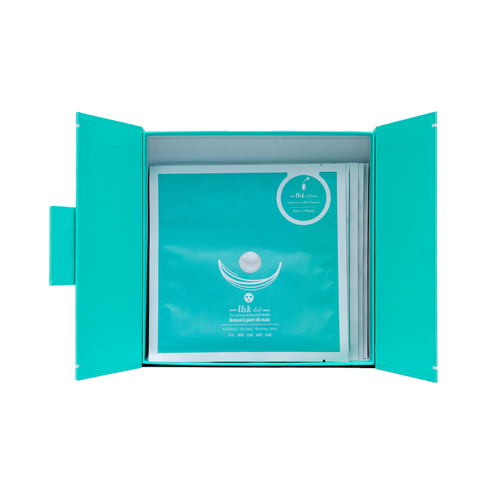 燕窩珍珠潤澤光采面膜 燕窩珍珠潤澤光采精華液  用途功效： 長效保濕讓肌膚舒緩透亮，維持健康水潤光澤。  主成分： 燕窩胜肽X玻尿酸：滋潤保濕，使肌膚保持彈性，散發年輕光采。 積雪草x珍珠：保濕舒緩肌膚，改善黯沉，柔滑肌膚，提高肌膚保水度。 積雪草（雷公根）萃取：使肌膚維持光澤青春活力。  建議週期： 每周使用2-3次可達最佳效果；適合各類型膚質，尤其推薦缺水及暗啞肌膚使用。