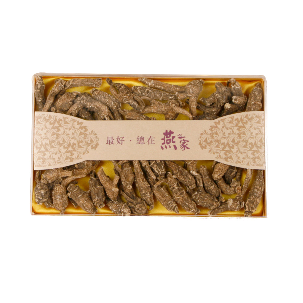 美國野生花旗參禮盒： 花旗參乃五加科植物 – 西洋參的乾燥根，凡於秋天採挖、洗淨、曬乾，主要產自美國及加拿大。野生花旗參根蒂較細小，橫紋色黑而細密，體質輕盈，氣香味沉。表皮呈淡黃色，人參皂苷含量最高。